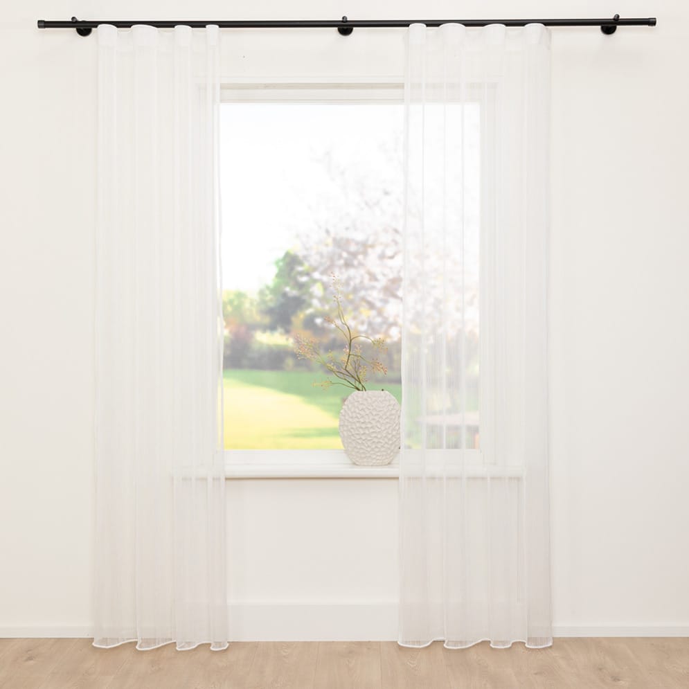 A House of Happiness Crown FR inbetweenstof van 83% Recycled pet, 17% Polyester, 320 cm, verkrijgbaar in 9 kleuren.