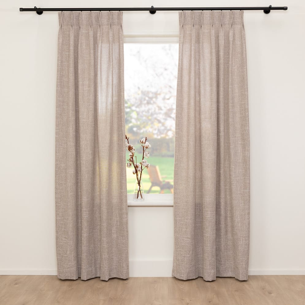 A House of Happiness Desert gordijnstof van 50% Recycled pet, 40% Polyester, 10% Viscose, 300 cm, verkrijgbaar in 5 kleuren.