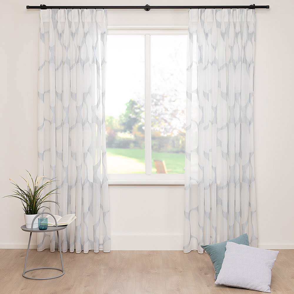 A House of Happiness Dina inbetweenstof van 100% Polyester, 330 cm, verkrijgbaar in 4 kleuren.