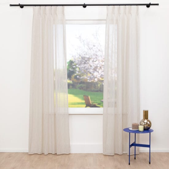 A House of Happiness Divine inbetweenstof van 89% Recycled pet, 11% Polyester, 317 cm, verkrijgbaar in 9 kleuren.