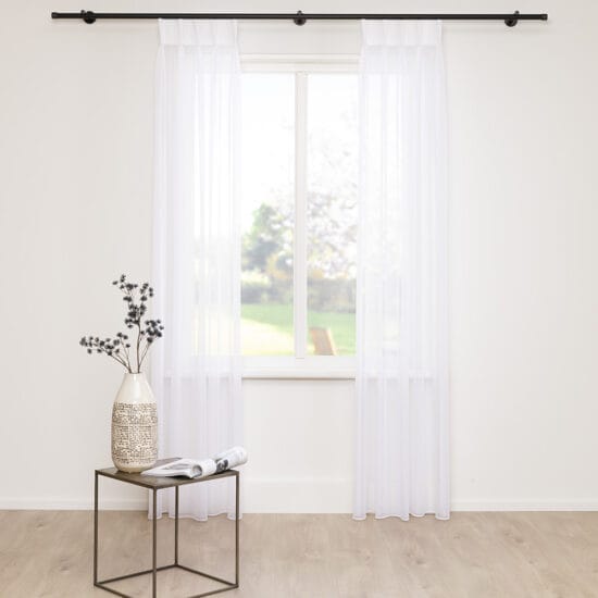 A House of Happiness Easycare Voile in de kleur Wit