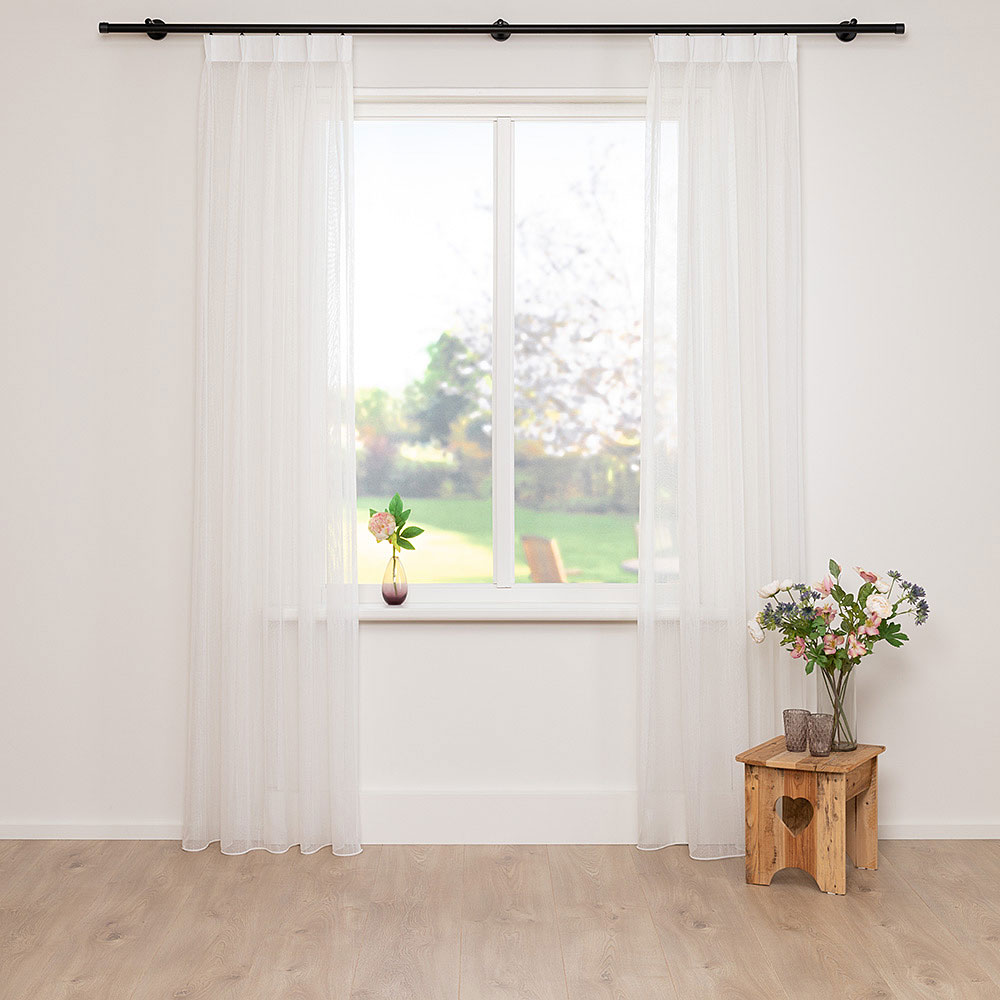A House of Happiness Egmond inbetweenstof van 100% Polyester, 270 cm, verkrijgbaar in 2 kleuren.