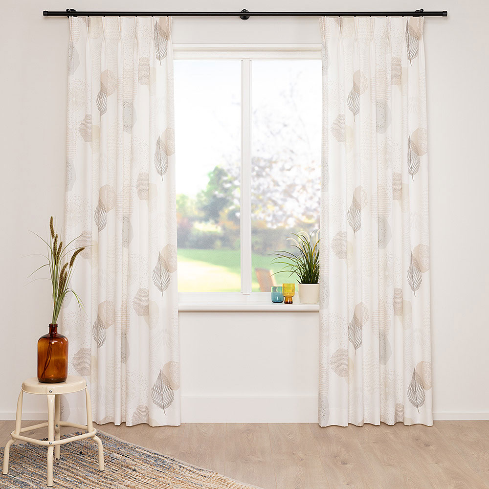 A House of Happiness Elin gordijnstof van 86% Polyester, 14% Recycled pet, 148 cm, verkrijgbaar in 3 kleuren.