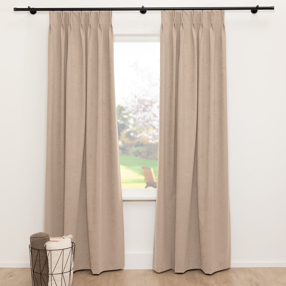 A House of Happiness Grace black-out gordijnstof van 52% Recycled pet, 38% Polyester, 10% Polyurethaan, 300 cm, verkrijgbaar in 3 kleuren.