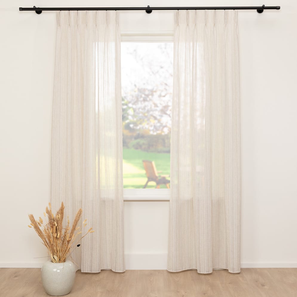 A House of Happiness Horizon inbetweenstof van 60% Recycled pet, 40% Polyester, 320 cm, verkrijgbaar in 2 kleuren.