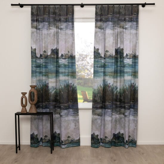 A House of Happiness Impasto dim-out gordijnstof van 64% Polyester, 36% Recycled pet, 144 cm, verkrijgbaar in 2 kleuren.
