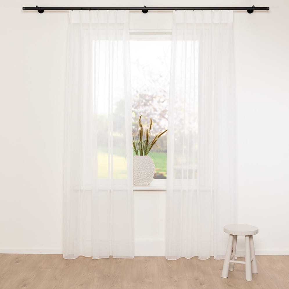 A House of Happiness Lake FR inbetweenstof van 70% Recycled pet, 30% Polyester, 320 cm, verkrijgbaar in 15 kleuren.