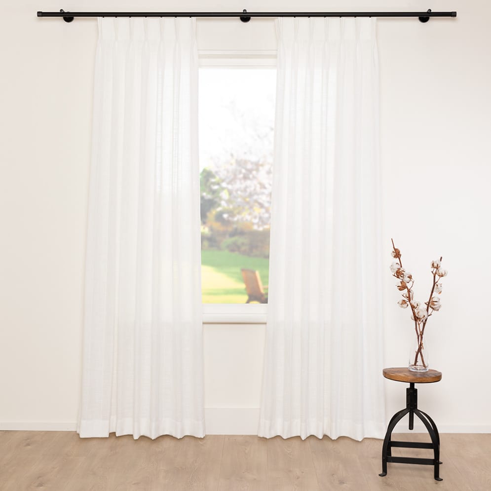 A House of Happiness Latte inbetweenstof van 51% Recycled pet, 49% Polyester, 320 cm, verkrijgbaar in 3 kleuren.