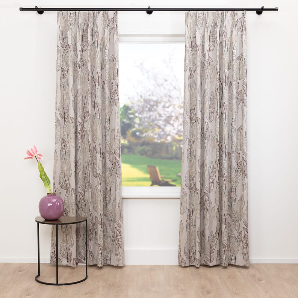A House of Happiness Luster dim-out gordijnstof van 64% Polyester, 36% Recycled pet, 144 cm, verkrijgbaar in 3 kleuren.