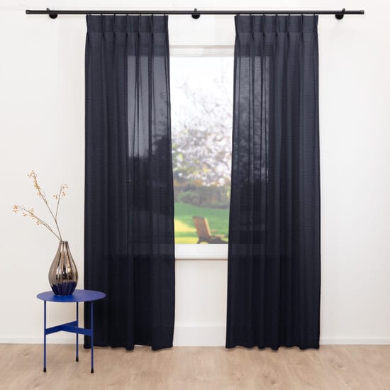A House of Happiness Muse inbetweenstof van 61% Recycled pet, 39% Polyester, 315 cm, verkrijgbaar in 5 kleuren.