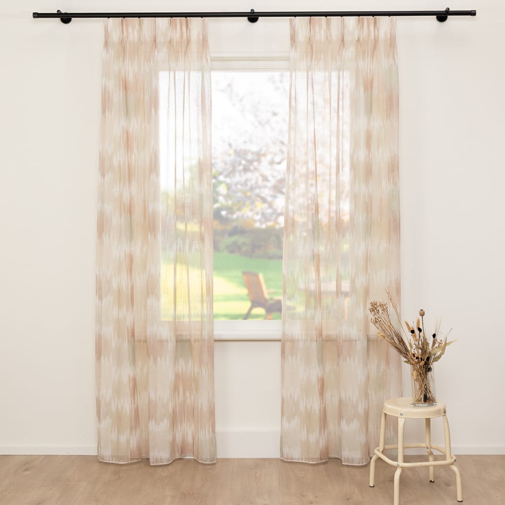 A House of Happiness Nomada inbetweenstof van 75% Polyester, 25% Recycled pet, 310 cm, verkrijgbaar in 2 kleuren.