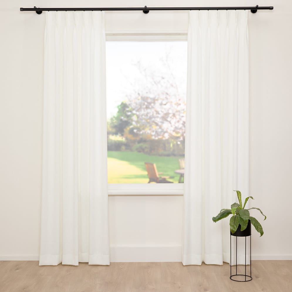 A House of Happiness Roy akoestische gordijnstof van 58% Recycled pet, 42% Polyester, 152 cm, verkrijgbaar in 8 kleuren.