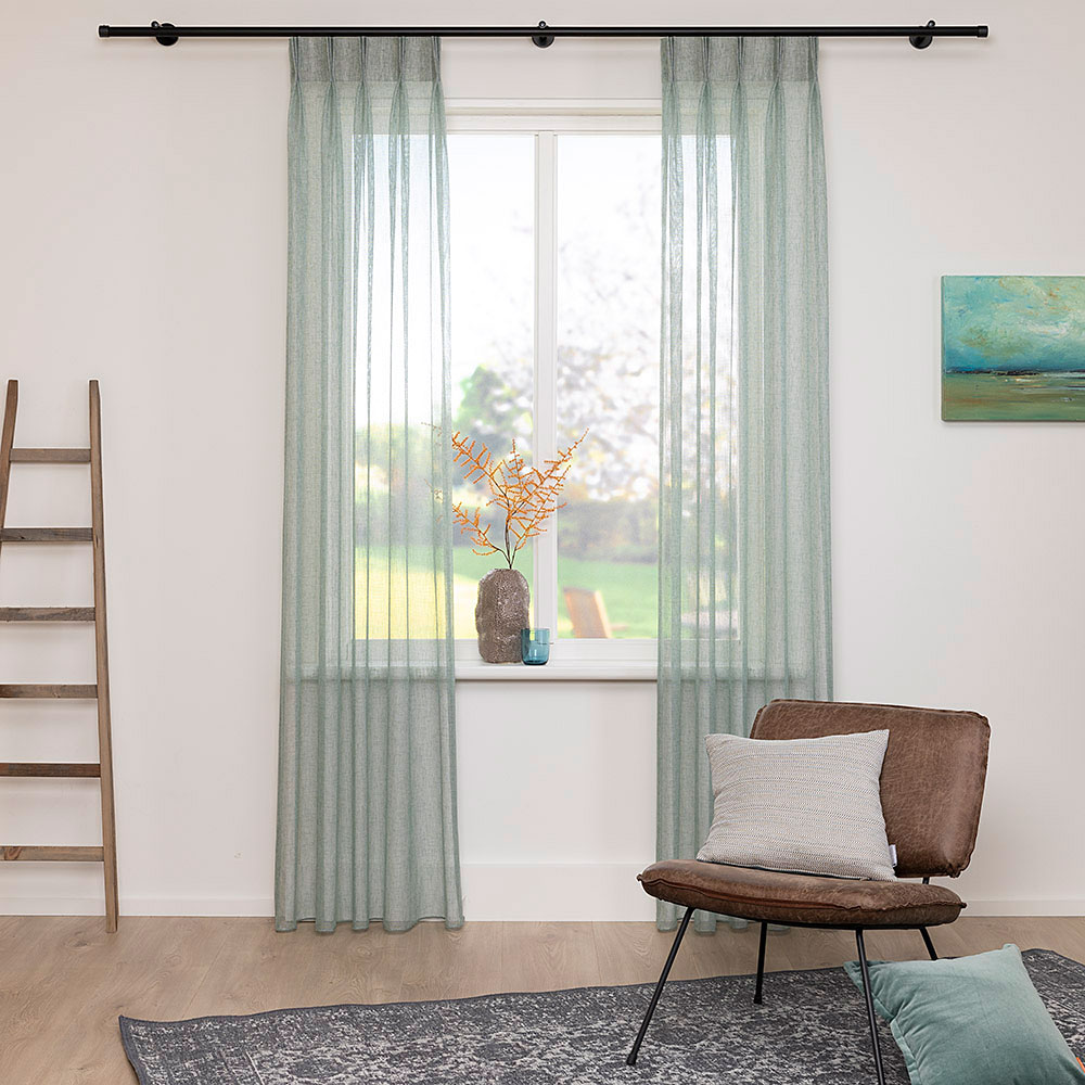 A House of Happiness Sonora FR inbetweenstof van 78% Polyester, 22% Recycled pet, 320 cm, verkrijgbaar in 9 kleuren.
