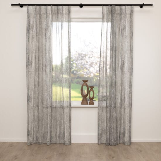 A House of Happiness Woods vitrage van 75% Polyester, 25% Recycled pet, 310 cm, verkrijgbaar in 2 kleuren.