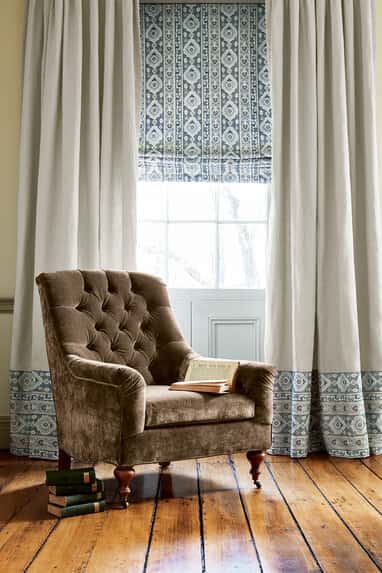 Hodsoll McKenzie Hollis Embroidery toegepast in een interieur