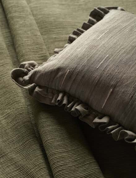 Hodsoll McKenzie Serra RE toegepast in een interieur