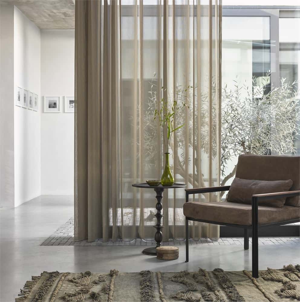 Toppoint INBETWEEN FLORIE sfeerbeeld Toppoint INBETWEEN FLORIE toegepast in een interieur
