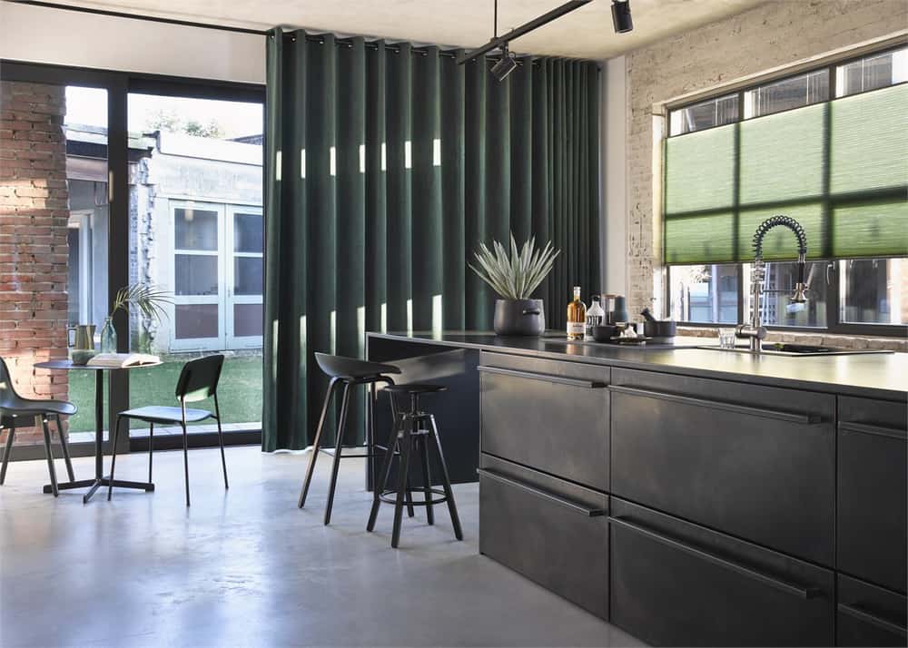 Toppoint ISOLA toegepast in een interieur