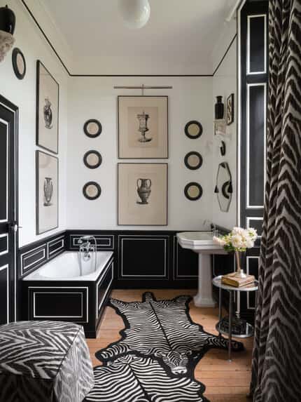 Travers Zebra Strie Velvet toegepast in een interieur