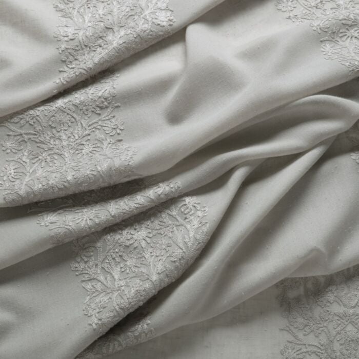 BLACKTHORN STRIPE SHEER — Mist (Dovecote Vol 1) William Morris At Home BLACKTHORN STRIPE SHEER, kleur Mist, Dovecote Vol 1
