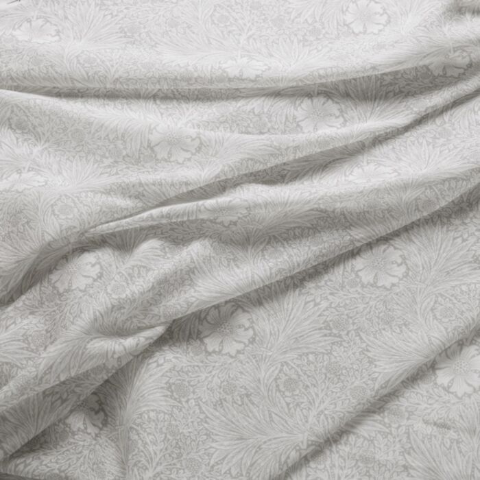 MARIGOLD SHEER — Cobble (Dovecote Vol 1) William Morris At Home MARIGOLD SHEER, kleur Cobble, Dovecote Vol 1