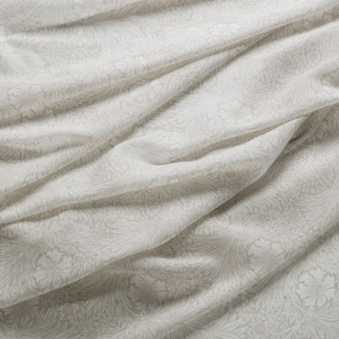 MARIGOLD SHEER — Linen (Dovecote Vol 1) William Morris At Home MARIGOLD SHEER, kleur Linen, Dovecote Vol 1