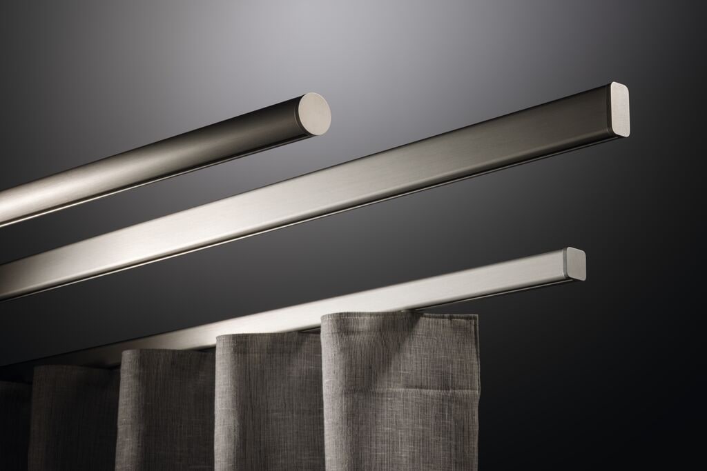 Interieurbeeld van JAB SLIDE gordijnrail Brushed Silver livigna Interieurbeeld van JAB SLIDE gordijnrail Brushed Silver livigna.