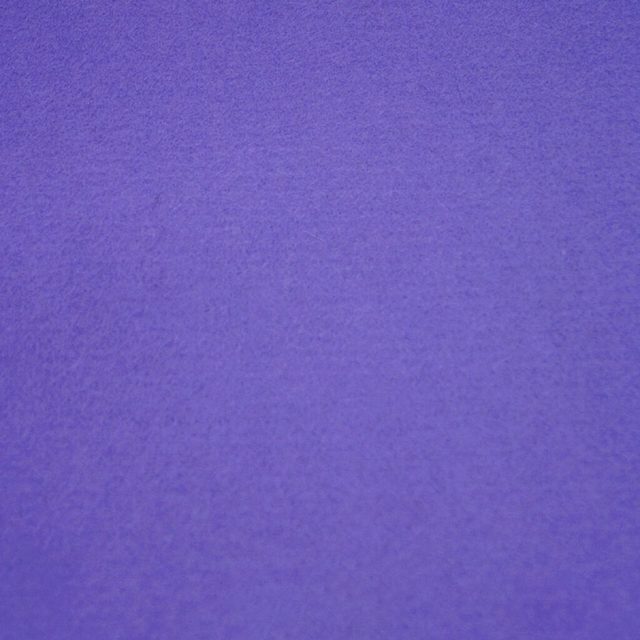 Hollandfelt wolvilt – kleur 61 donker lavendel Kleurstaal Hollandfelt wolvilt 61 donker lavendel