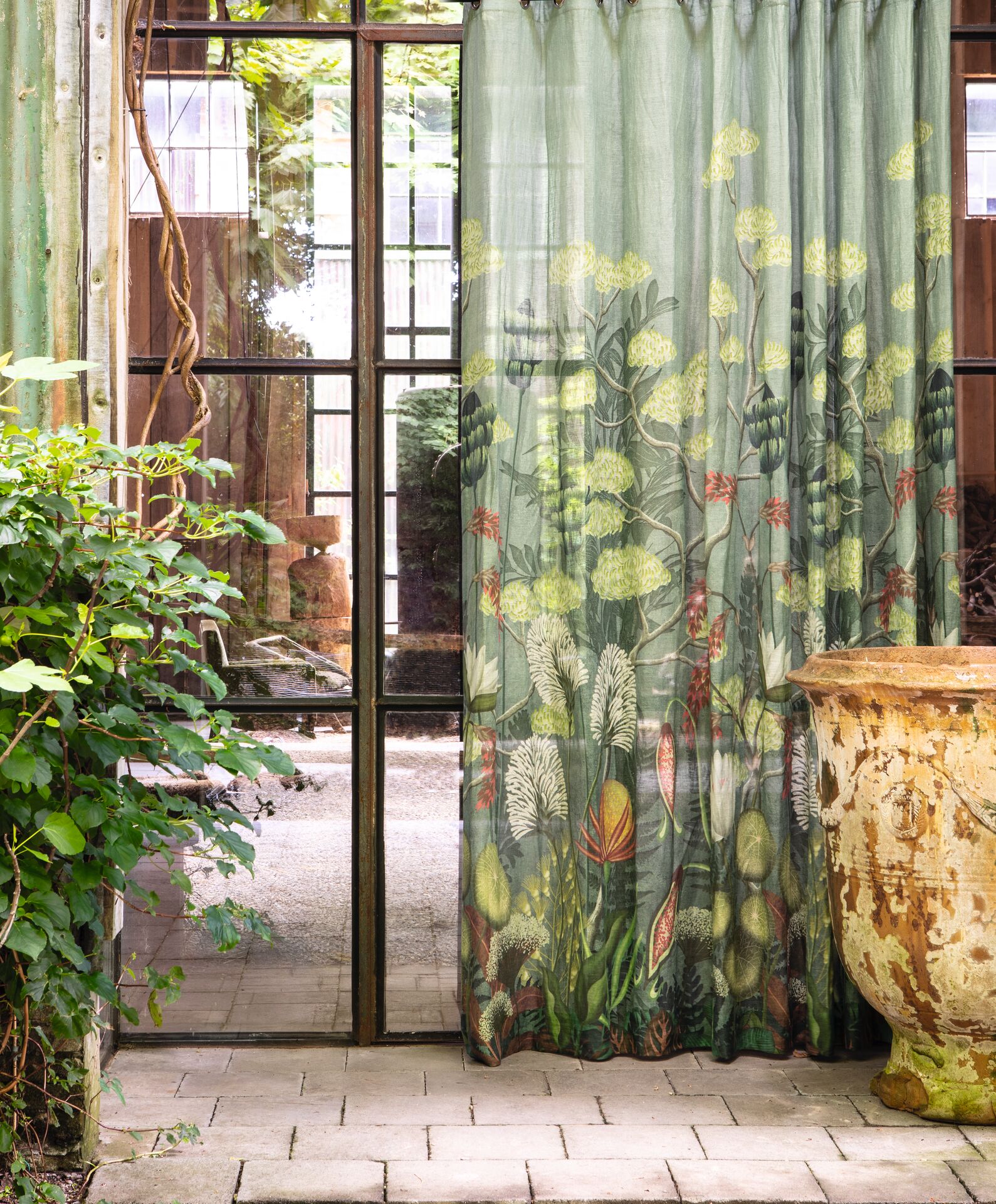 Sier gordijnen BLOSSOM HEART als decoratieve linnen inbetween