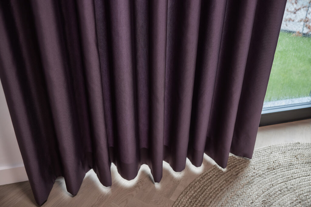 Kobe Gordijnen ALPHA CS 15 Kobe Gordijnen ALPHA CS inspiratie bij Gordijnen op maat Rotterdam TULAY Gordijnen Rotterdam 5